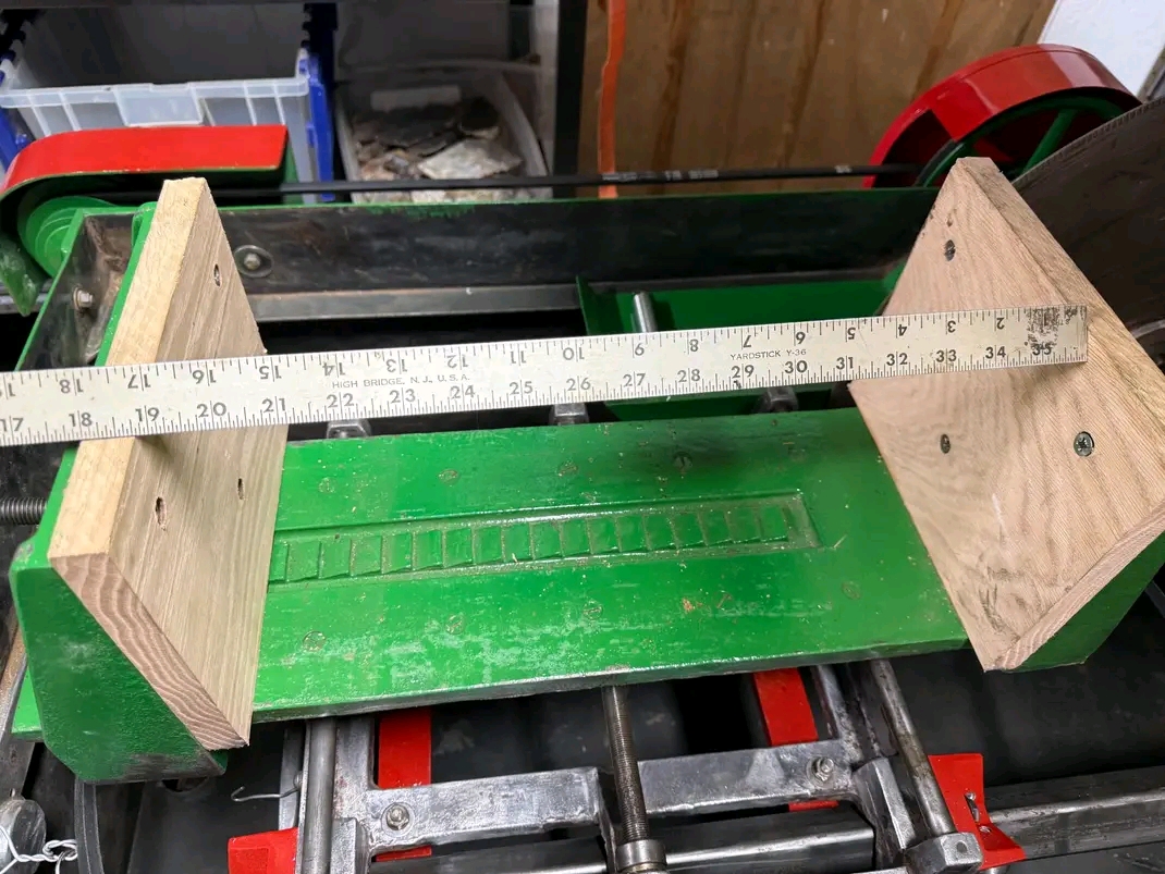 24 inch slab saw with HP Precision Blade, powerfeed, cross-feed vise and 1.5 HP 110V motor - Image 4
